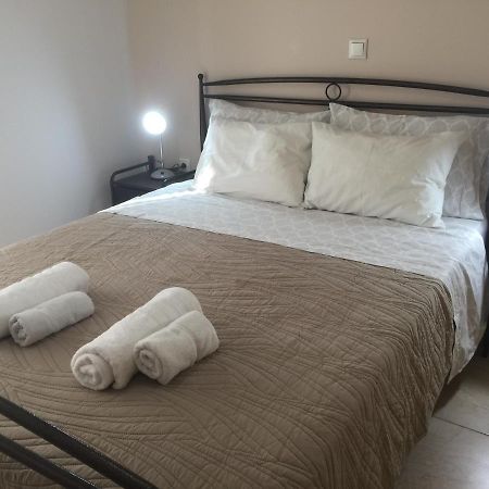 Open Concept 1 Bedroom Apartment นาฟปลิโอ ภายนอก รูปภาพ