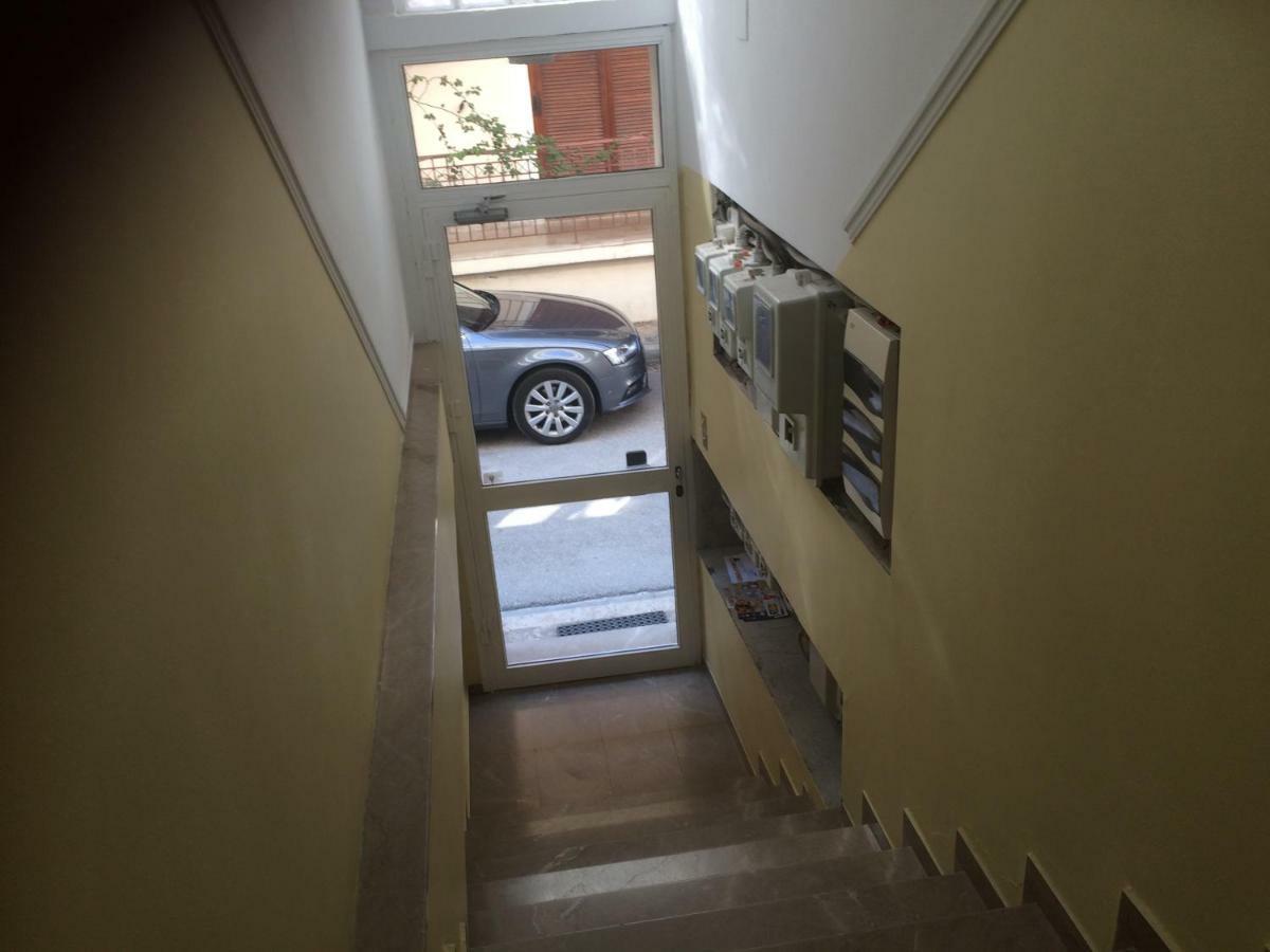 Open Concept 1 Bedroom Apartment นาฟปลิโอ ภายนอก รูปภาพ